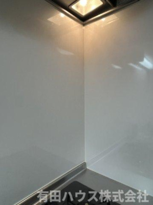 【キッチン】 | ドルフィンリバー | ガスコンロ廻りはお掃除が簡単なキッチンパネルが貼ってあるのでお掃除もサッと拭いて簡単です！