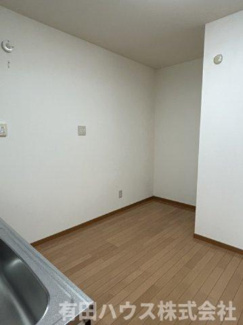 【居間・リビング】 | ドルフィンリバー | 冷蔵庫はこちらへ