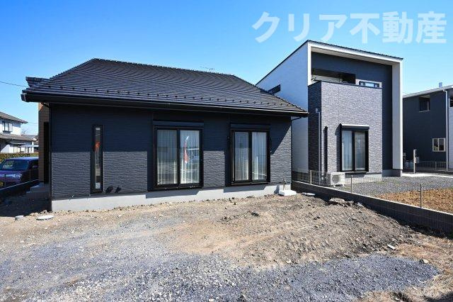 【外観】 | スマート・ワン シティ 太田市龍舞町 | スッキリクリアな青空に映えるエクステリア！
日当たり良好な立地です♪