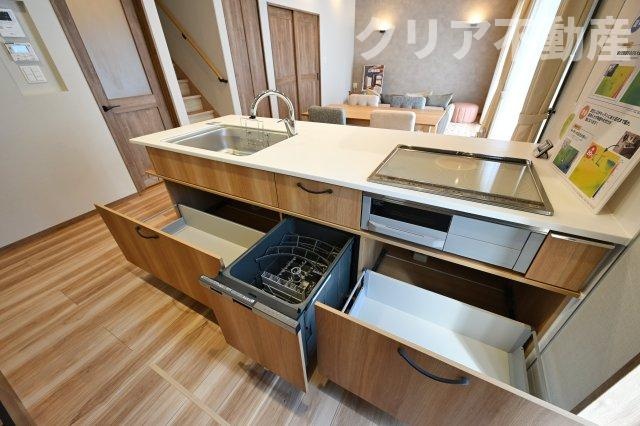 【キッチン】 | スマート・ワン シティ 太田市龍舞町 | 食器洗い乾燥機付きシステムキッチン。毎日の家事の負担を減らします！