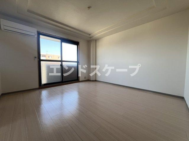 クローバービルの居間・リビング|高崎、前橋のお部屋探しはエンドスケープまで！お客様の理想お聞かせ下さい♪