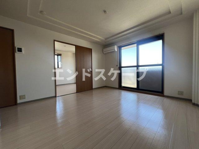 クローバービルの居間・リビング|高崎、前橋のお部屋探しはエンドスケープまで！お客様の理想お聞かせ下さい♪