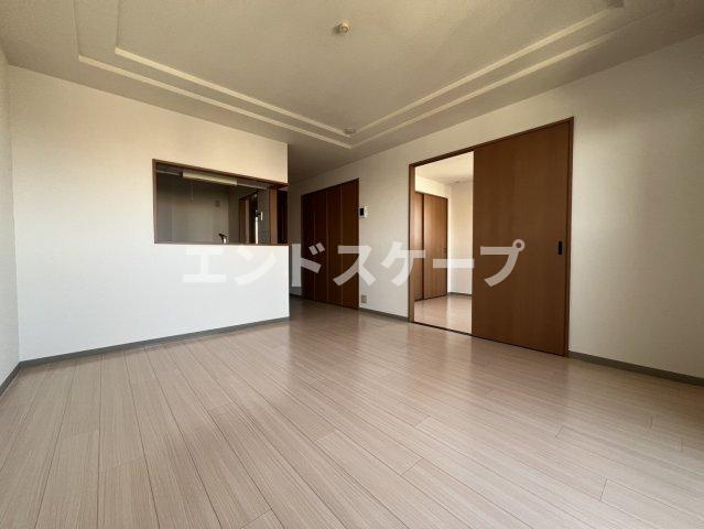 クローバービルの居間・リビング|高崎、前橋のお部屋探しはエンドスケープまで！お客様の理想お聞かせ下さい♪