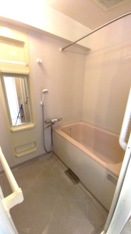 ディオフェルティ石切の浴室