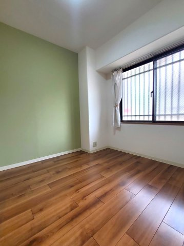 ディオフェルティ石切の洋室