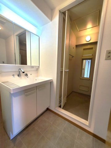 ディオフェルティ石切の独立洗面台