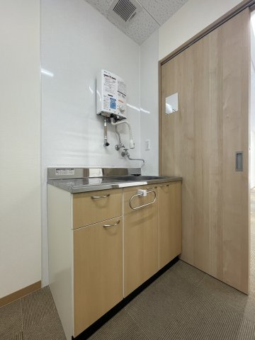 奥村マンションのキッチン|店舗・事務所内。現状優先です。設備ではありません。