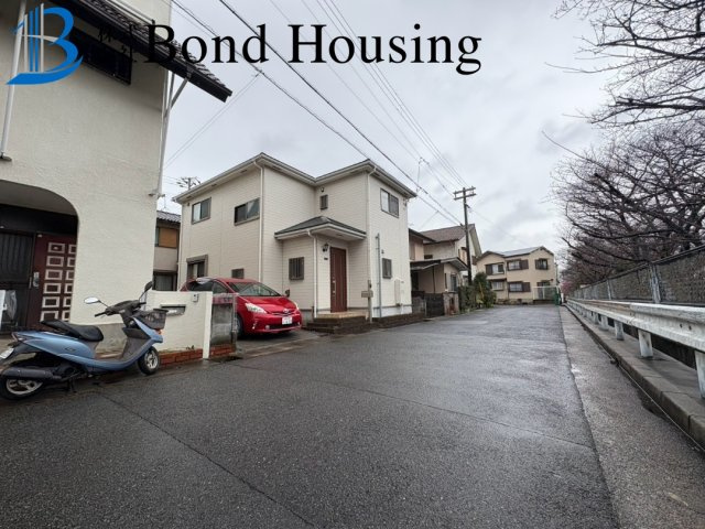 南別府4丁目　良質中古戸建　お車２台可　築15年の前面道路含む現地写真