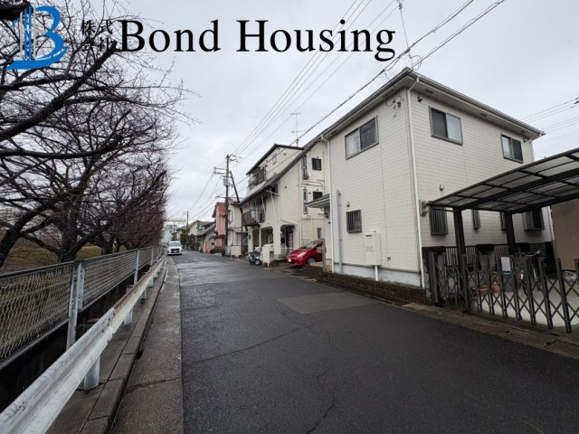 南別府4丁目　良質中古戸建　お車２台可　築15年の前面道路含む現地写真