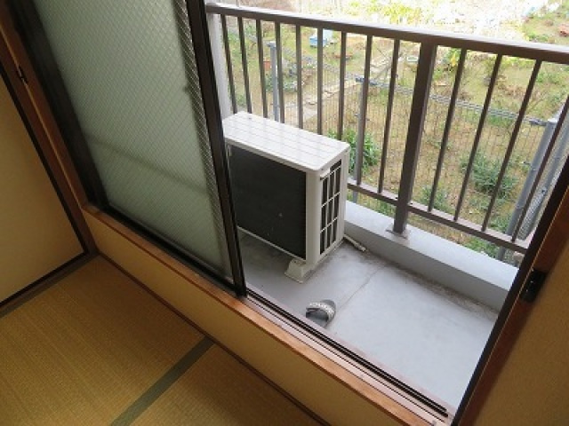 コーポラストウザキのバルコニー