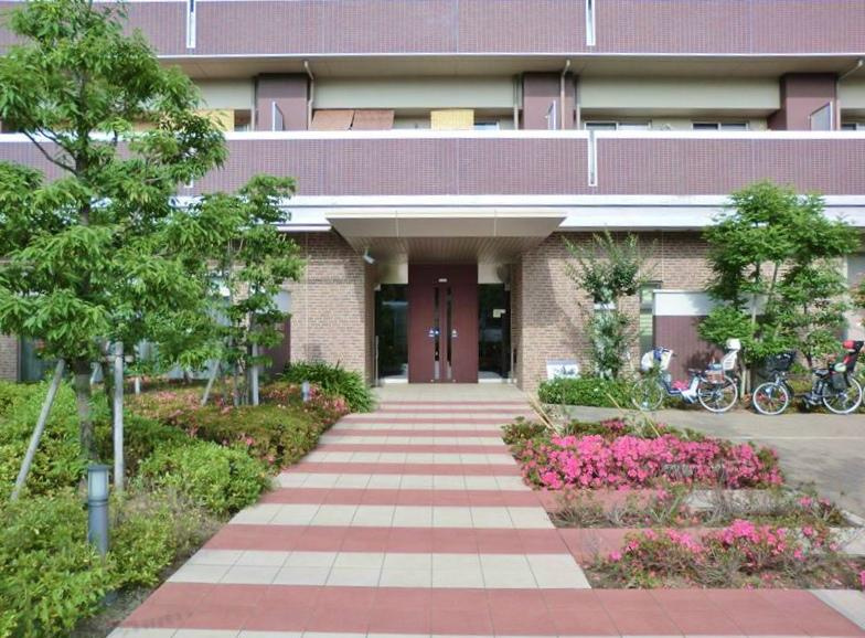 インプレストクロノスクエアのエントランス|■物件内覧・資金計画相談・住宅ローン相談、リフォーム相談、お問合せ受付中■
※当日・翌日のご内覧、ご相談はお電話でのお問合せがスムーズです！
