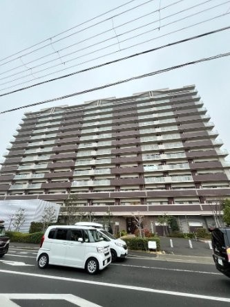 インプレストクロノスクエアの外観|新しい生活にいかがでしょうか？外観はお住まいの顔になります。こだわりたいポイントですね。水回りリフォームやリノベーションも承ってます。
■現地見学・資金計画相談・住宅ローン相談もお問合せ受付中■