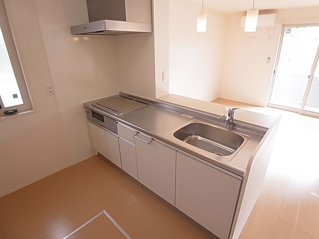 神戸市北区鈴蘭台北町２丁目のアパートのキッチン|システムキッチン（ＩＨ３口）