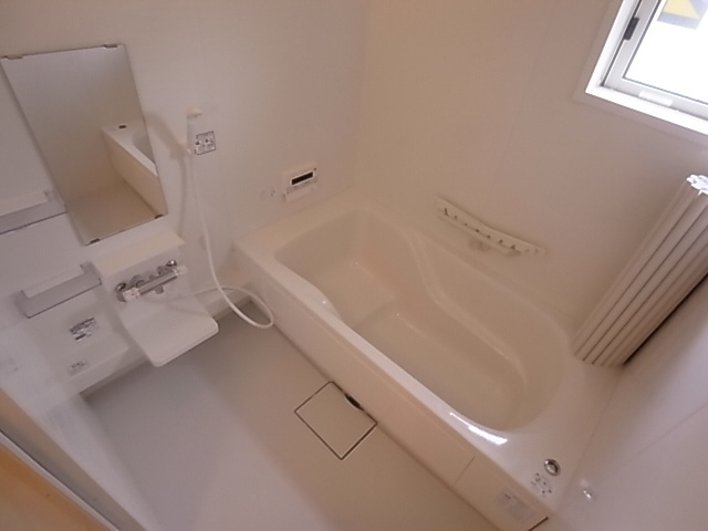 神戸市北区鈴蘭台北町２丁目のアパートの浴室|１坪タイプの浴室