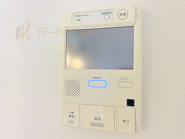 サンライフ取手A棟　中古マンションのセキュリティ|訪問者を確認してから会話ができて安心！防犯性の高いモニター付インターフォンです！