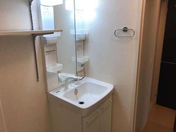 アメニティー・ベフの独立洗面台