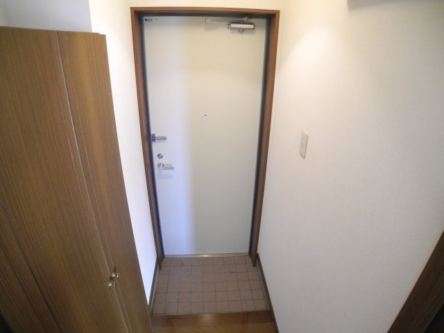 リバレインヒルズ城見の玄関|※室内画像は別号室のもの