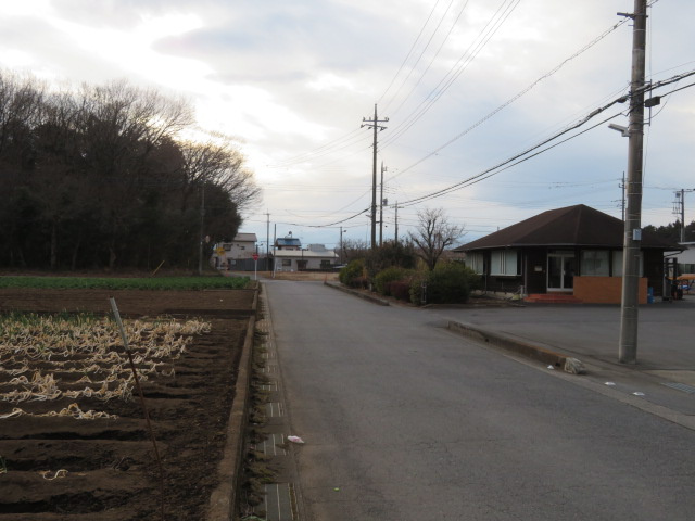 飯能市大字芦苅場の倉庫の周辺