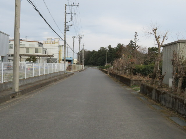 飯能市大字芦苅場の倉庫の周辺