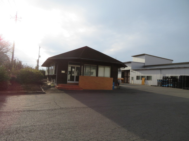 飯能市大字芦苅場の倉庫の外観