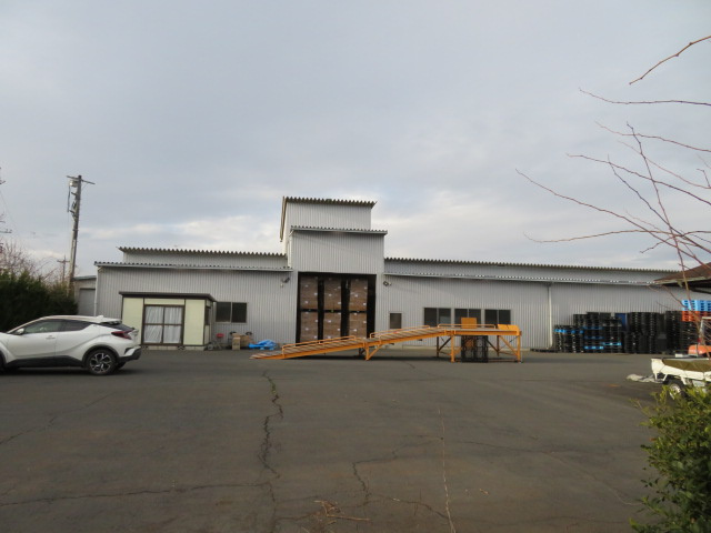 飯能市大字芦苅場の倉庫の外観