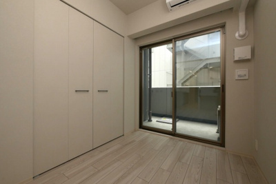 【居間・リビング】 | アーバネックス本町Ⅱ | こちらの居間で趣味の時間をお楽しみください