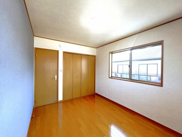 【洋室】 | ２階南側の写真です。