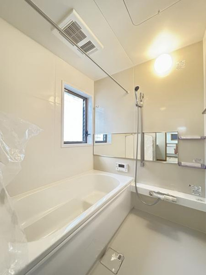 【浴室】 | 浴室内、浴槽リフォーム完了しております。