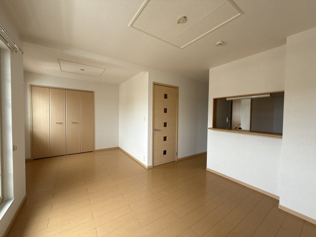 ブリーゼⅡの居間・リビング