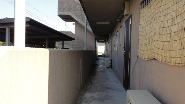 エスポワールはるかの駐車場|1F廊下