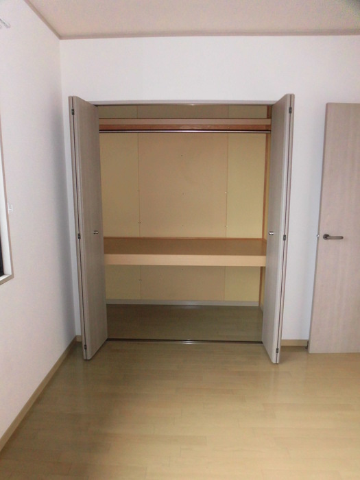 ヴィラ・コンフォートの収納|203 収納