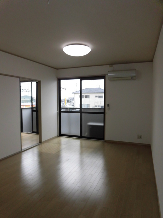 ヴィラ・コンフォート|203 照明・エアコン付 LDK