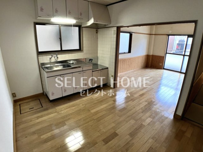 【居間・リビング】 | コーポ朝日 | こちらの居間で趣味の時間をお楽しみください