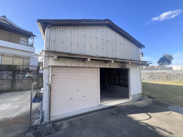 明石市鳥羽倉庫付戸建の庭