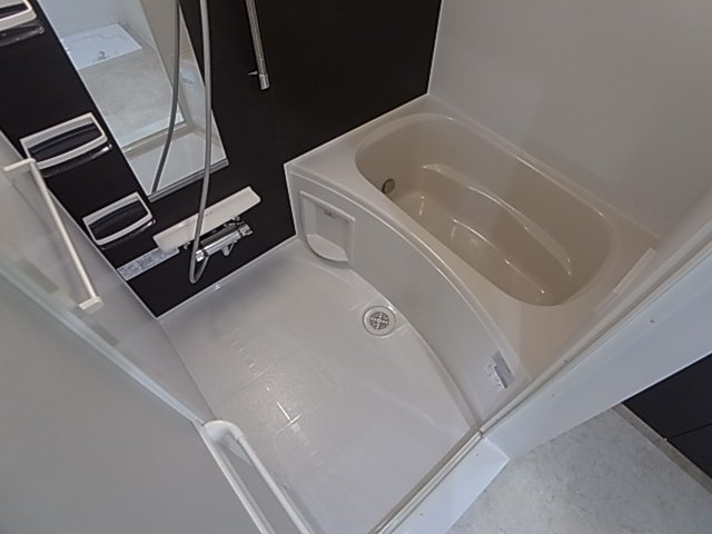 神戸市長田区西尻池町２丁目の賃貸マンションの浴室|追い焚き機能付き