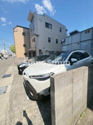 エスペランサ魚崎の駐車場|駐車場があるので、車を買う予定の方も安心です