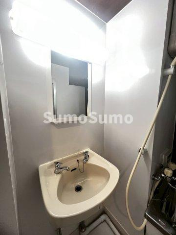 エスペランサ魚崎の洗面所|明るい洗面所です