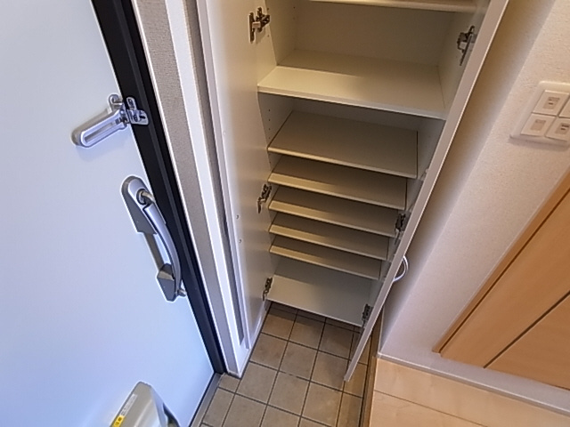 神戸市長田区二葉町７丁目の賃貸マンションの玄関|玄関シューズボックス