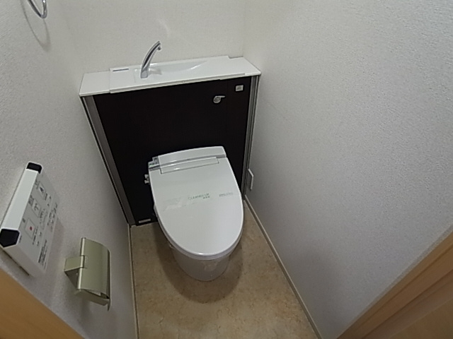 神戸市長田区二葉町７丁目の賃貸マンションのトイレ|ウォッシュレット付トイレ