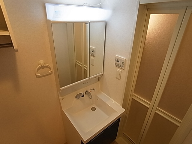 神戸市長田区二葉町７丁目の賃貸マンションの洗面所|シャンプードレッサー