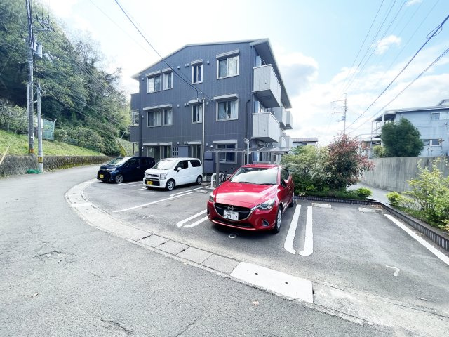 アゼリアブロムの駐車場