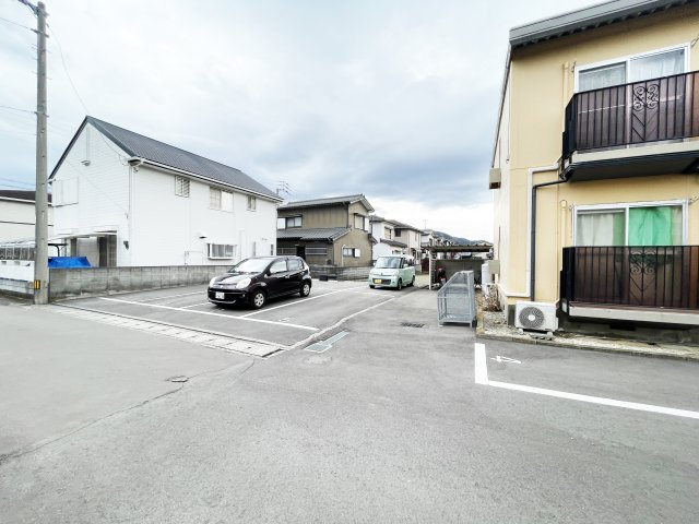 コーポ佐野　南棟の駐車場