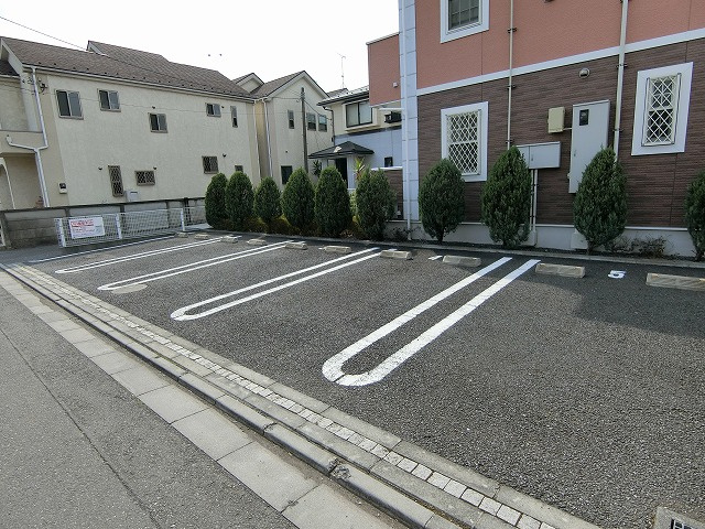 ジェントリーヴィラの駐車場