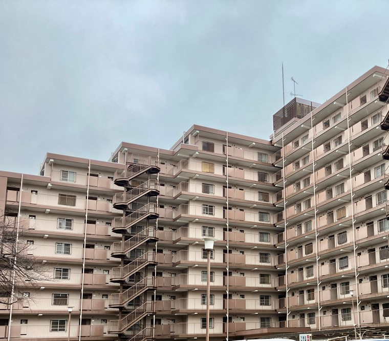 ハイマ－ト天王台Ａ１号棟の外観