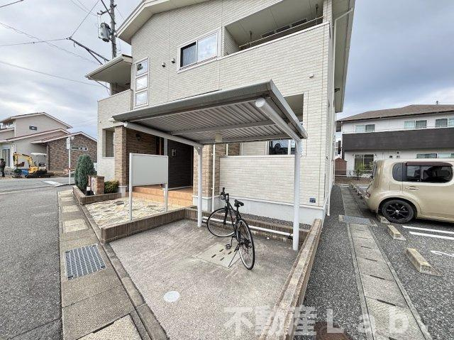 オークスレジデンスⅡの駐車場