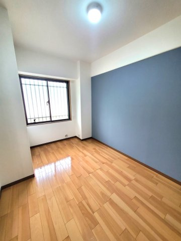 ディオフェルティ石切の洋室