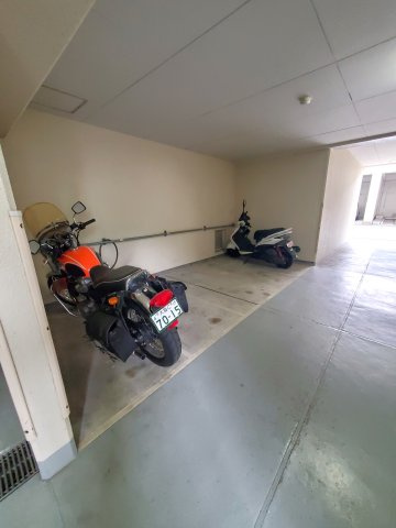 ディオフェルティ石切の駐車場