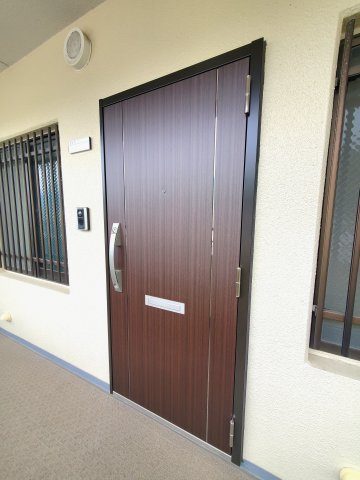 ディオフェルティ石切の玄関