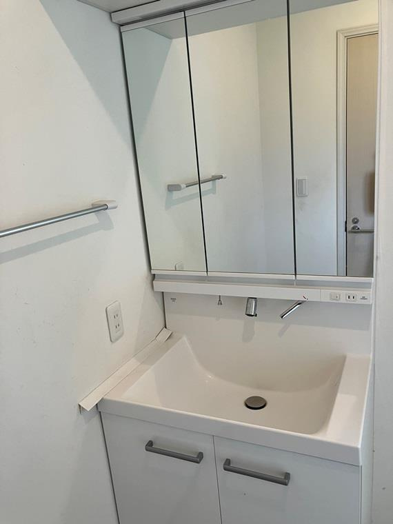 大谷北戸建の洗面所