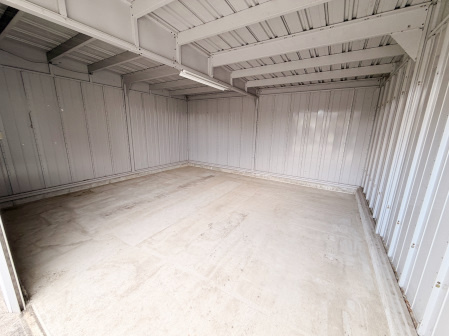 領家倉庫・ガレージの内装